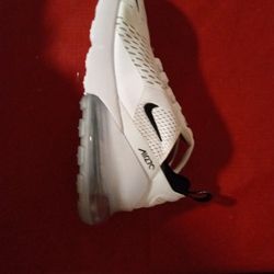 Nike 270  Size 8 Men