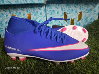 Soccer cleats us size 5.5youth