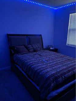 Queen bed $275 obo