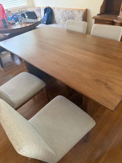 Ashley Isanti Dining Set – Table, 4 Chairs & Bench – Excellent Condition
