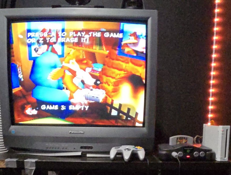 FREE 32inch Panasonic CRT tv. pickup only