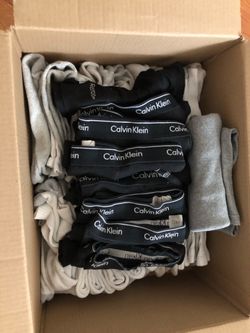 mens calvin klein, Joe Boxer, Hanes  7 Boxers, 22 pairs Socks, 1 Tank pre own Underwear:  Lot of 30 items/ sets 91342