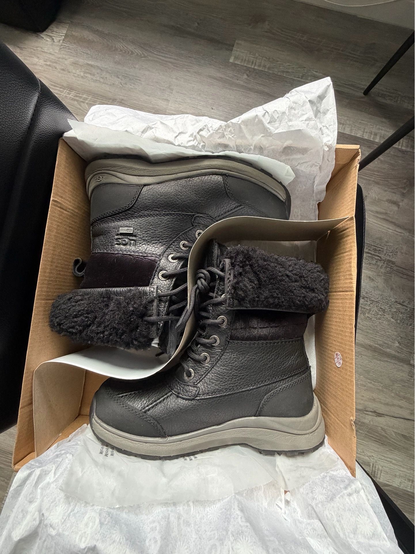 Woman’s Ugg snow boots size 5.5