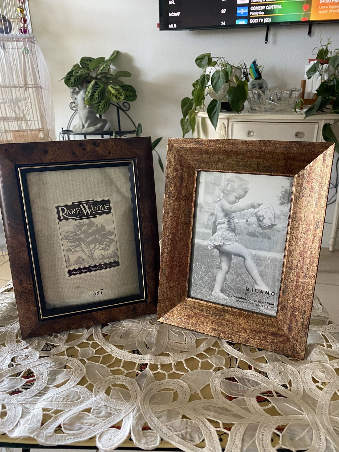 WOODEN PICTURE FRAMES