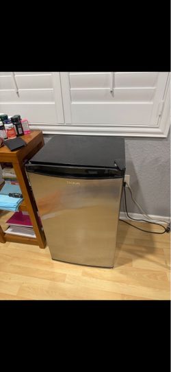 TackLife Mini Fridge with Freezer (Great Condition)