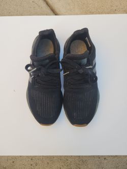 Adidas Swift Run Sneakers Black Gum Sole