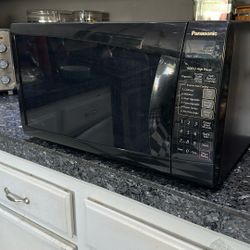 Panasonic Black Microwave Oven
