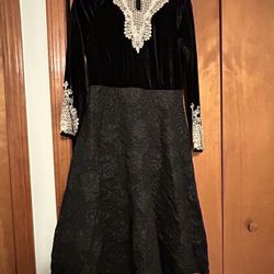 Victorian Inspired Long Sleeved Midi Dress Women’s Size Small