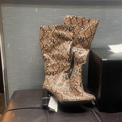 New Faux snakeskin boots Size 9.5