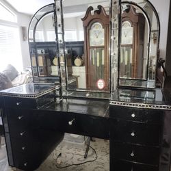 Hollywood Swank Makeup Vanity 