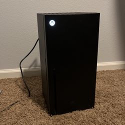 Xbox Series X Replica Mini Fridge Thermoelectric Cooler