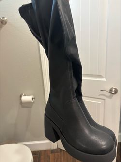 Steve Madden boots size 5.5