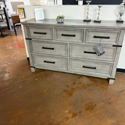 Ashley Dresser Gray 