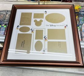 Vintage DISNEY PICTURE FRAME 🖼️ Almost New !