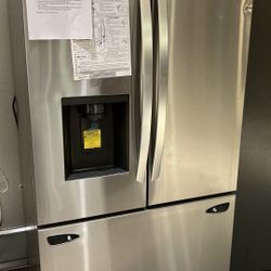 💥💥 BlowOut Sale 💥💥 26 cu. ft. Smart Counter-Depth MAX™ French Door Refrigerator