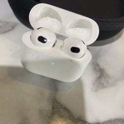 3rd Gen Air Pod . Air Pod Pro A2564