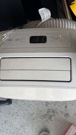Great condition - LG portable Air Conditioner - Exhaust hose + Window Vent Panel