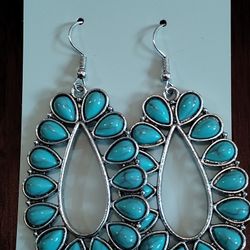 Western Turquoise Color Earrings 