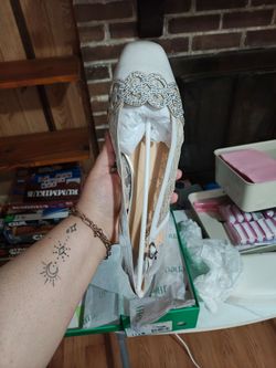 Wedding style or special occasion mini heel 11WW