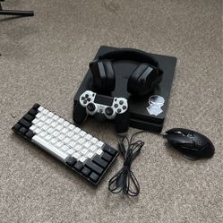PS4 With Keyboard And Mouse