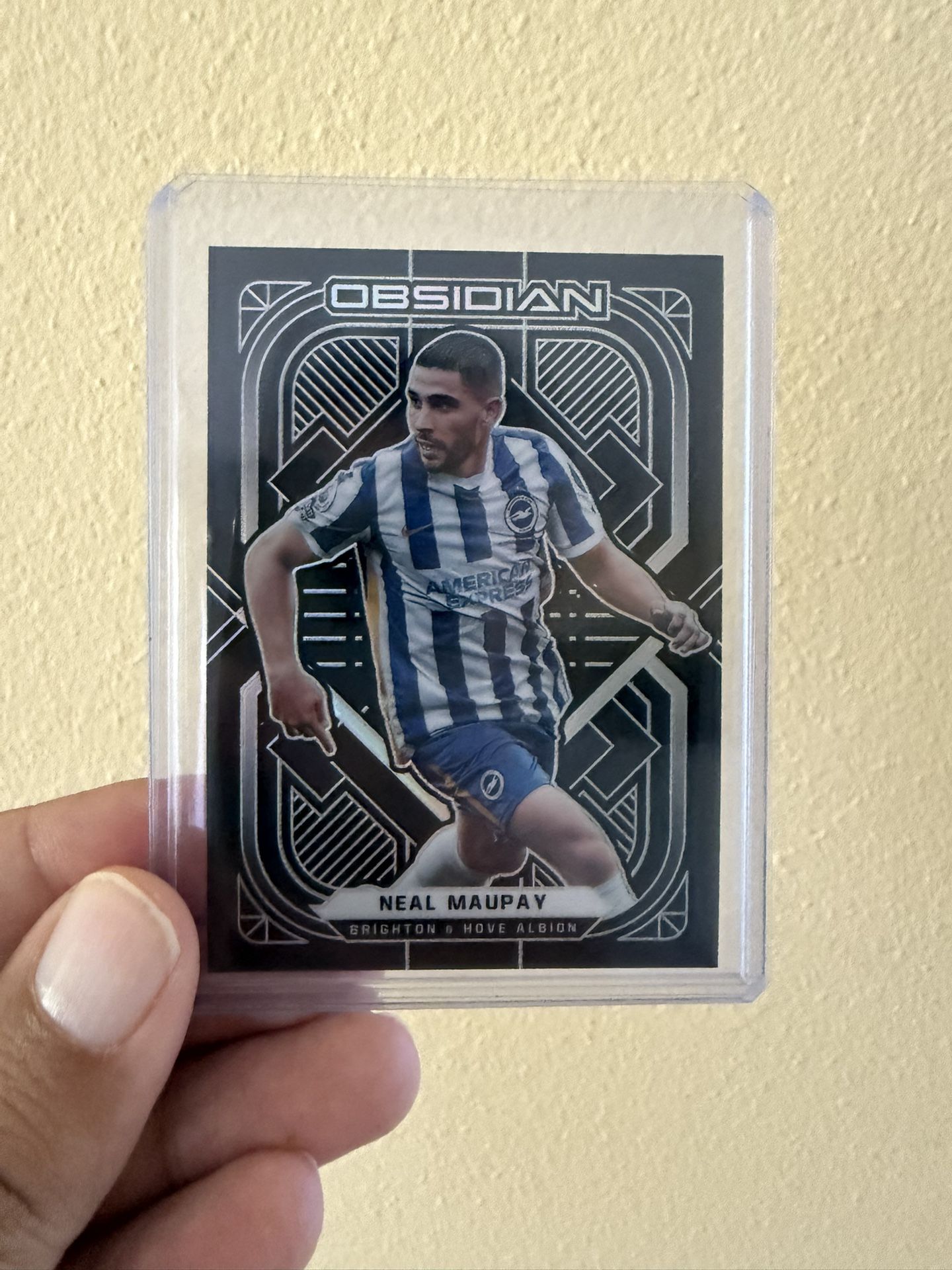 2021-22 Panini Obsidian /105 Neal Maupay #27 soccer card