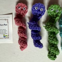 Worry Worm-LOT OF 4-with poem card-ANXIETY stress relief Handmade Crochet-USA  