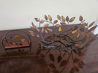 Fruit bowl and napkins holder iron decorations