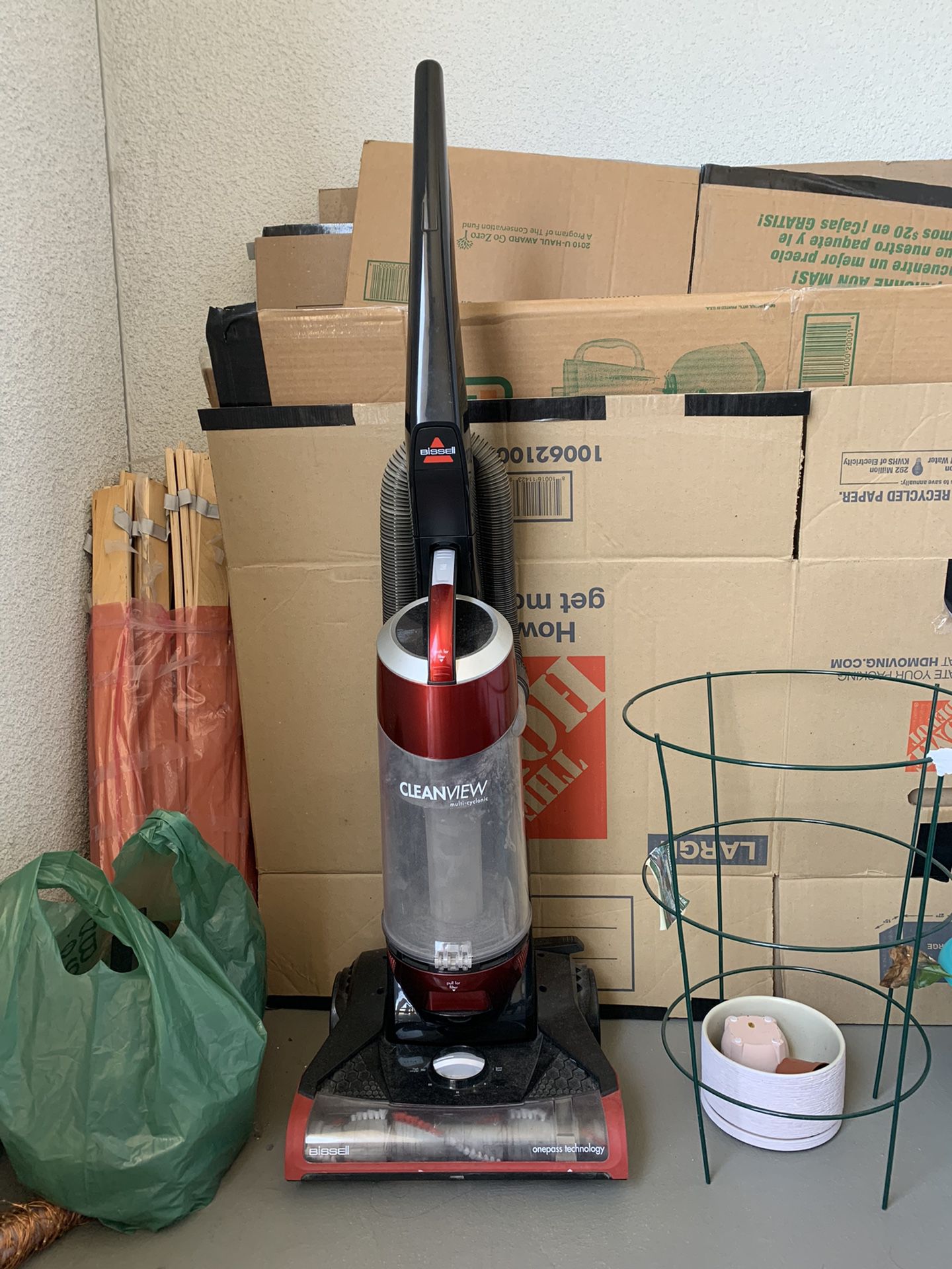 Bissel CleanView Multicyclonic Vacuum