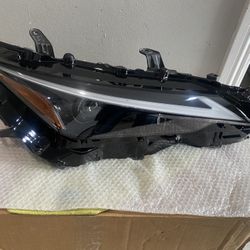 2022-2024 Lex Is 300 Right Headlight 