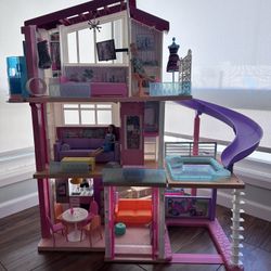 Barbie Dream house 