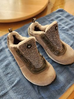 Merrell Womans Shoes-Size 8 or 7