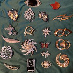 Lot Of Vintage Brooches Some Signed