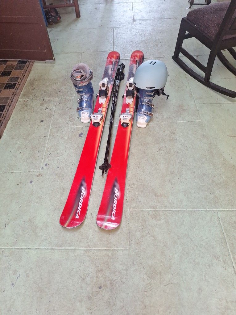 169cm Nordica Twin Tips Skis Boots Size 26.5 Mod Helmet And Poles