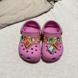 Crocs C8