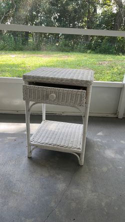 Small wicker table with drawer