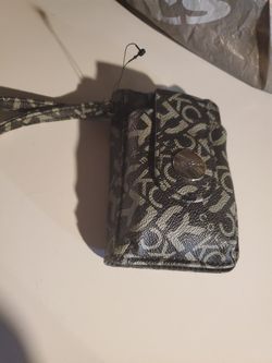 wallet kennethcole reaction