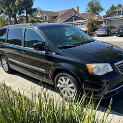 2014 Chrysler Town & Country Touring