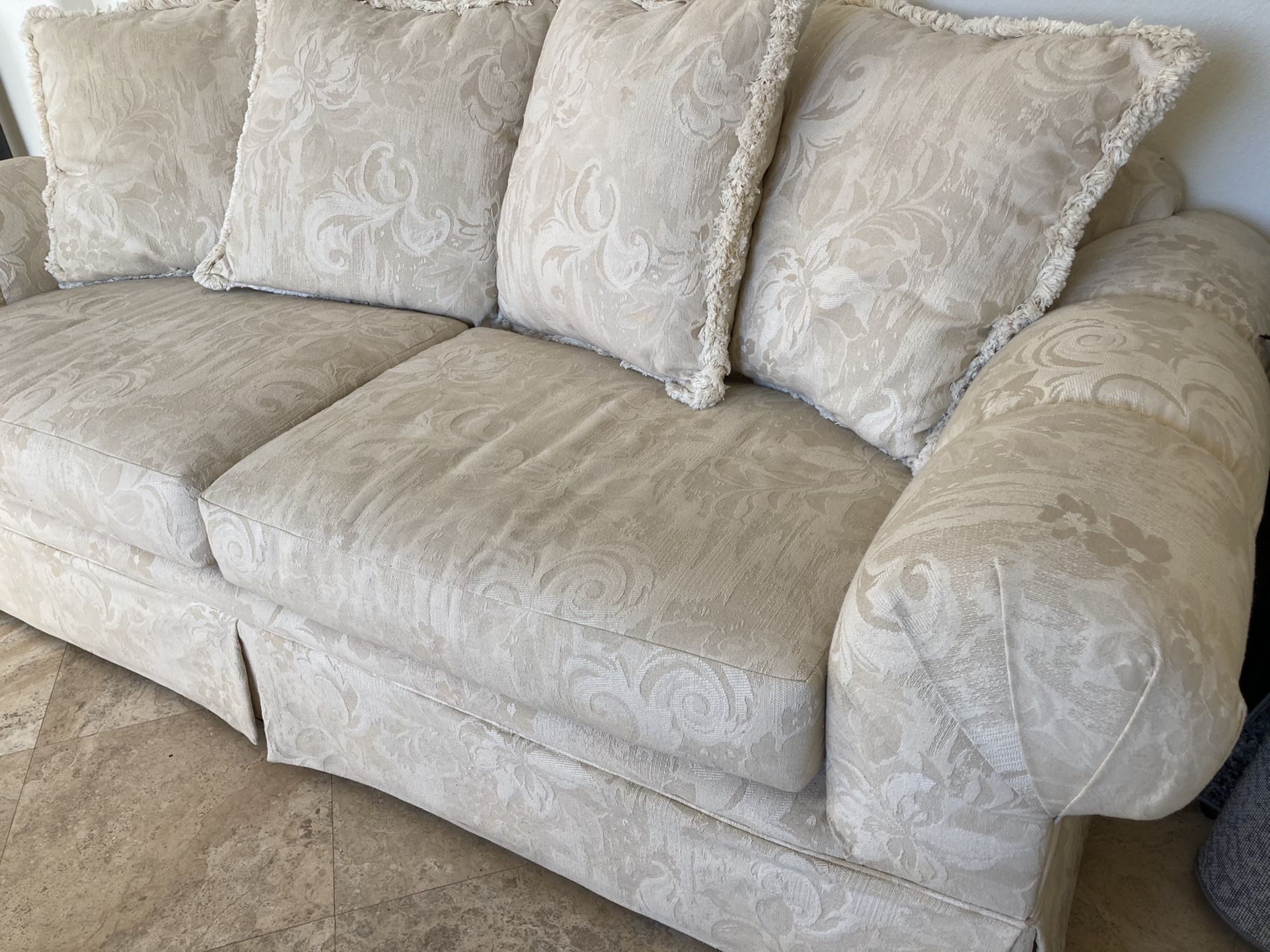 Luxurious High End Off white/ Beige Couch