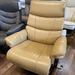 Saddle Leather Manual Recliner
