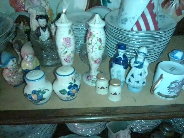 Cool. Salt. And. Pepper. Shakers. All. Colors. And. Different. Sizes