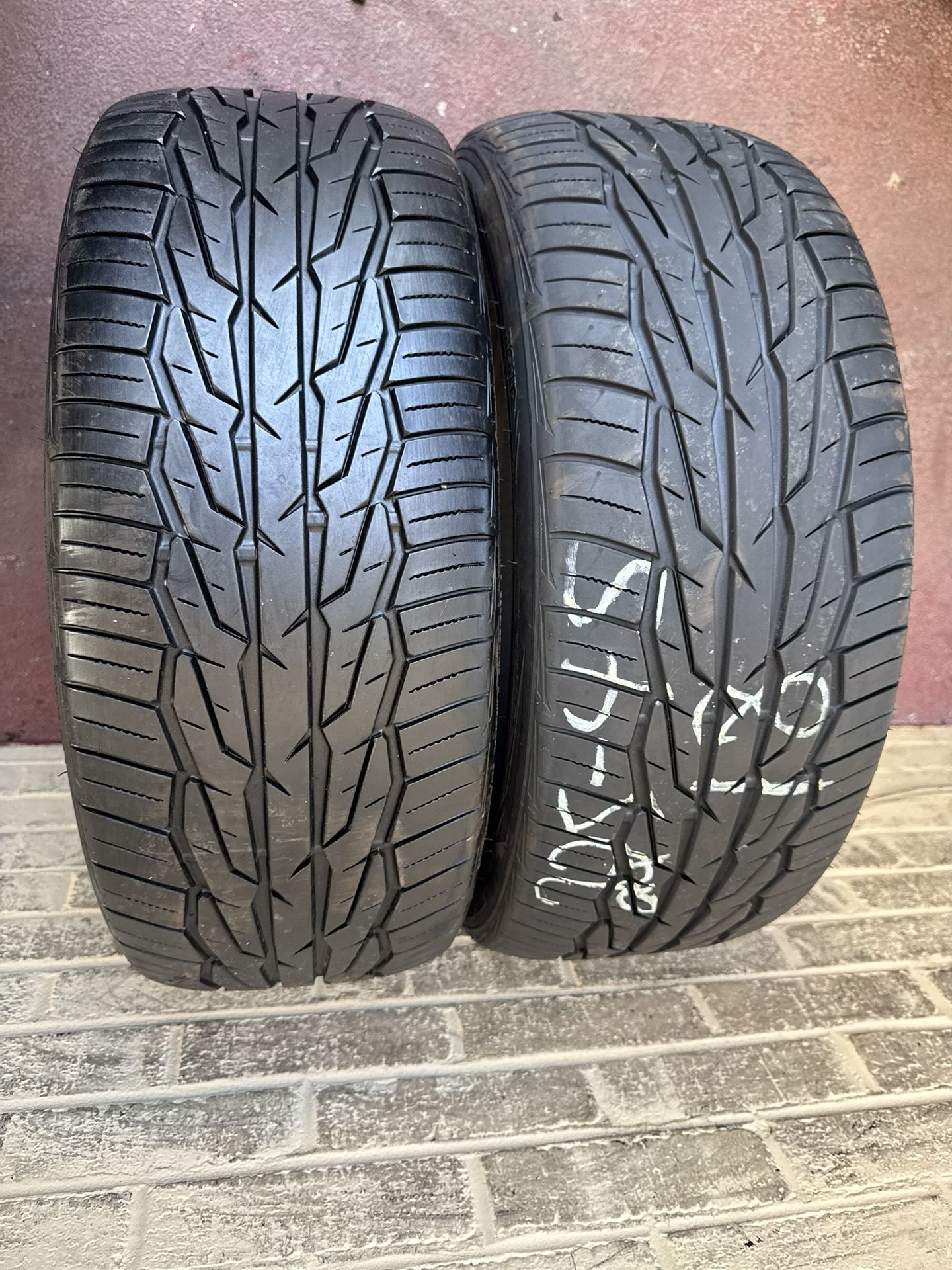 Set Of 2 Nice Toyo 225/45/18 ( We Install & Balance)