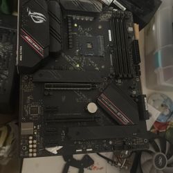 Asus Rog Strix B550 - F Gaming