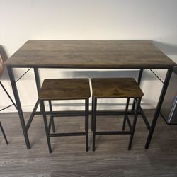 Bar-Height Table with 2 Stools – Compact & Stylish