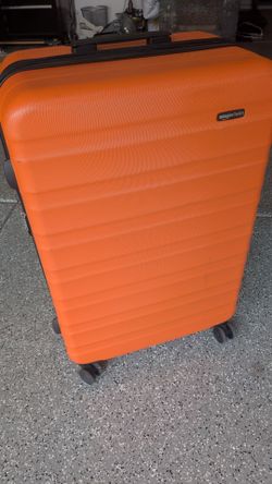 Amazon Basics Expandable Suit Case