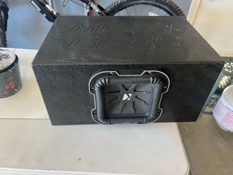 Kicker 8in L7 new in a ported box $200 obo