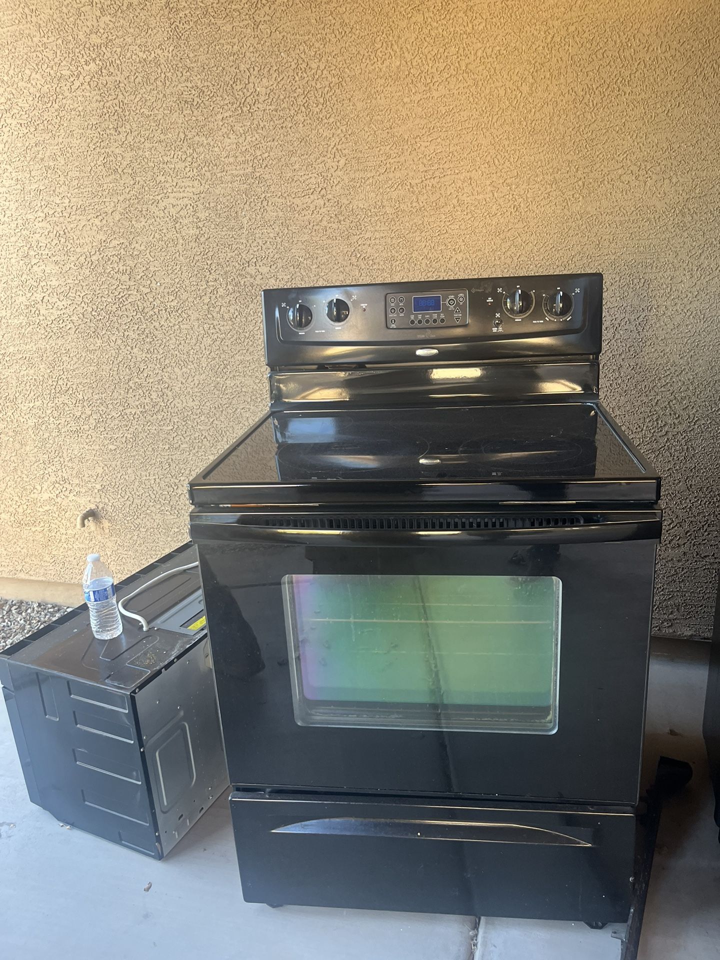 Oven, Fridge & microwave 
