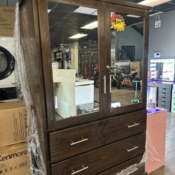 Wardrobe (Take It Home In Payments/Llevalo A Casa En Pagos)