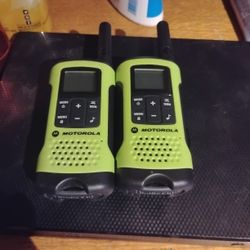 MOTOROLA 2600 TALK ABOUT RADIO 35 MILE RANGE