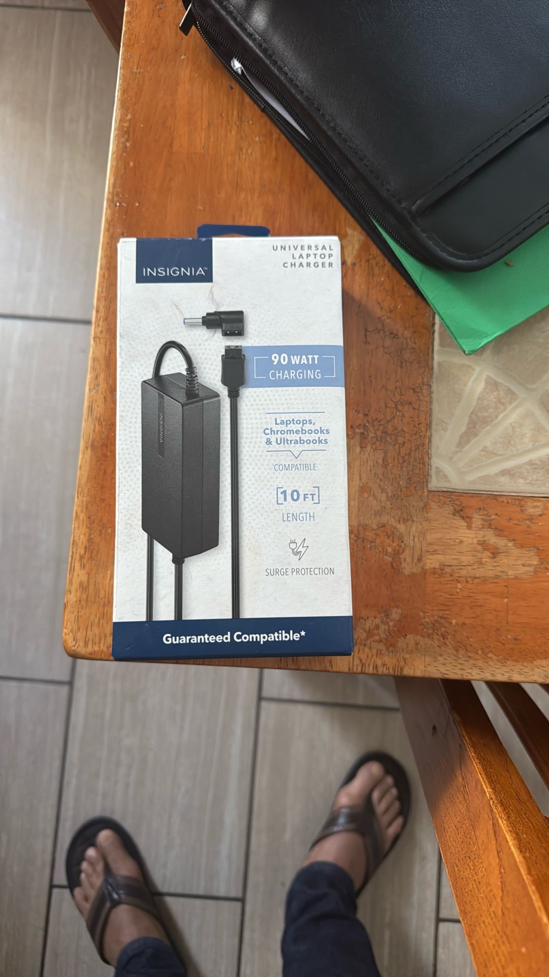 Universal charger Insignia 90 Watt Charging
