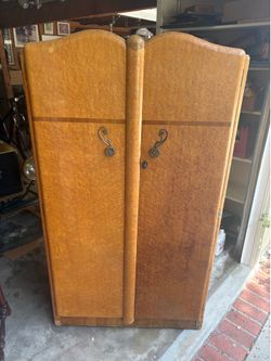 Wardrobe/armoire/Compactum